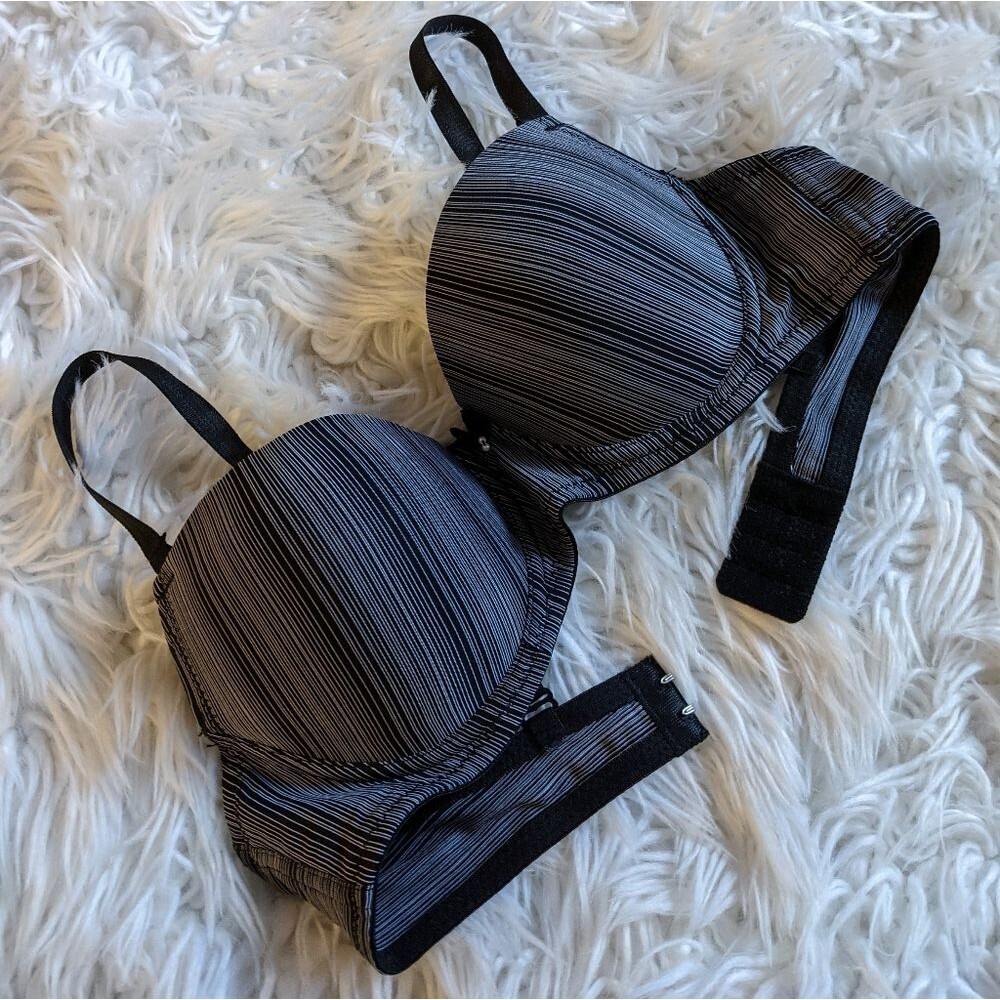 Sexy Pinstripe Bra with Removable Straps 32B